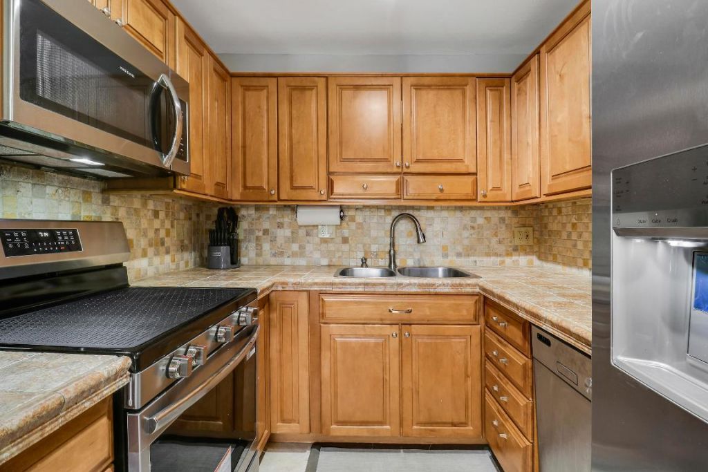 112 Yacht Club Drive, Unit 8, North Palm Beach, FL 33408 Photo