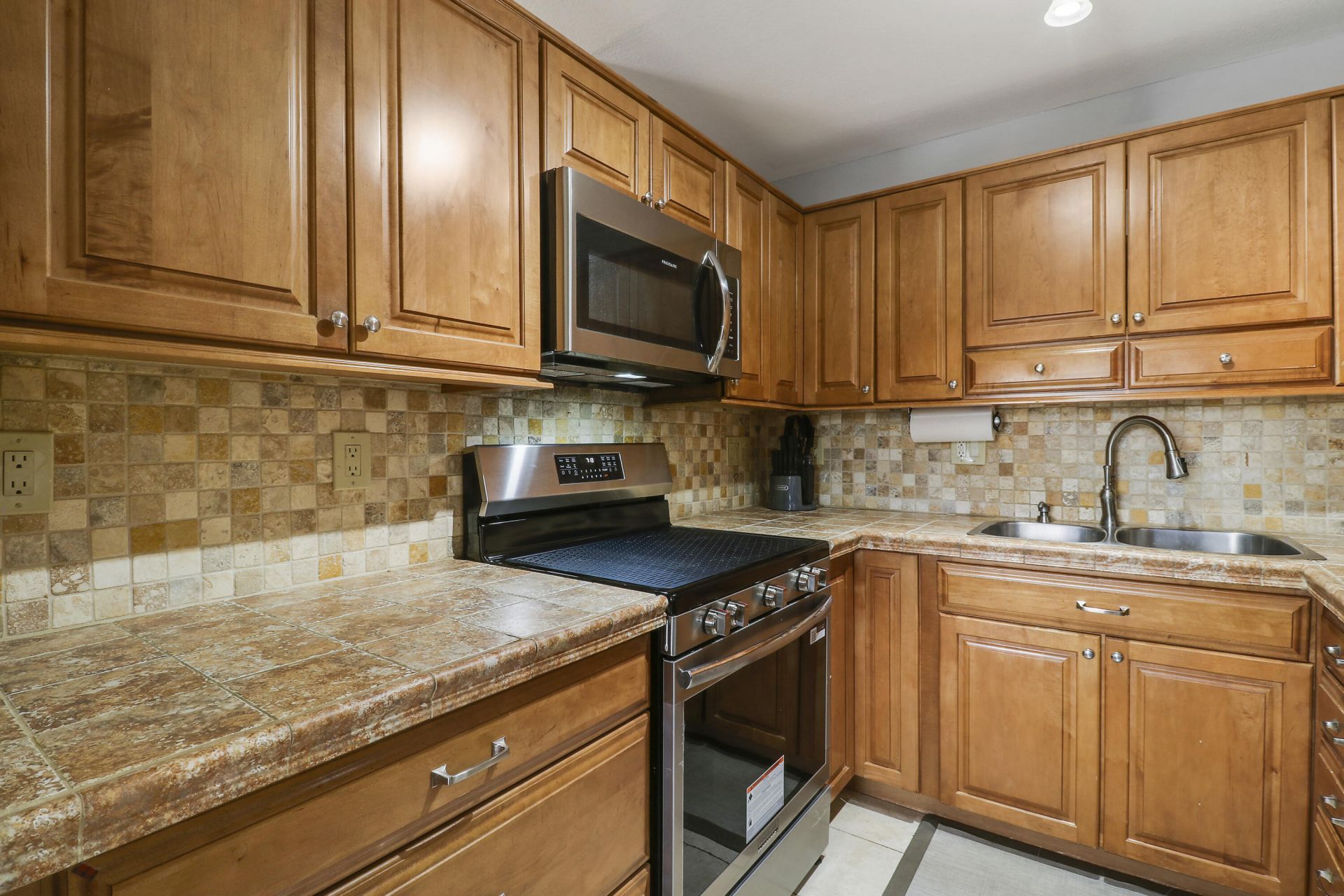 112 Yacht Club Drive, Unit 8, North Palm Beach, FL 33408 Photo