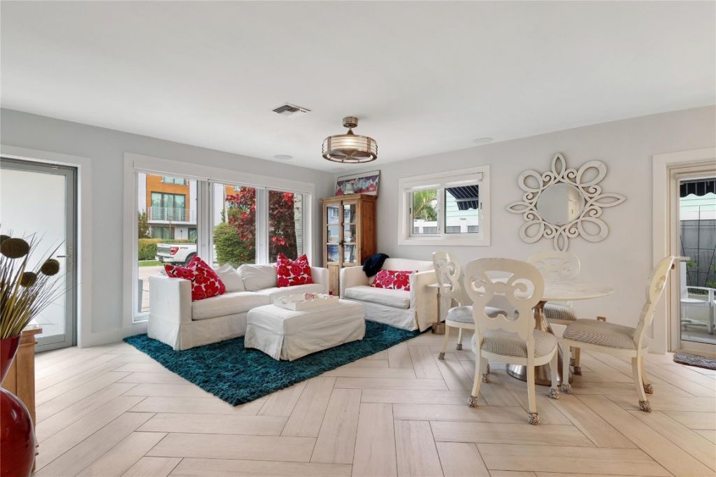 390 NE 10th Avenue, Fort Lauderdale, FL 33301 Photo