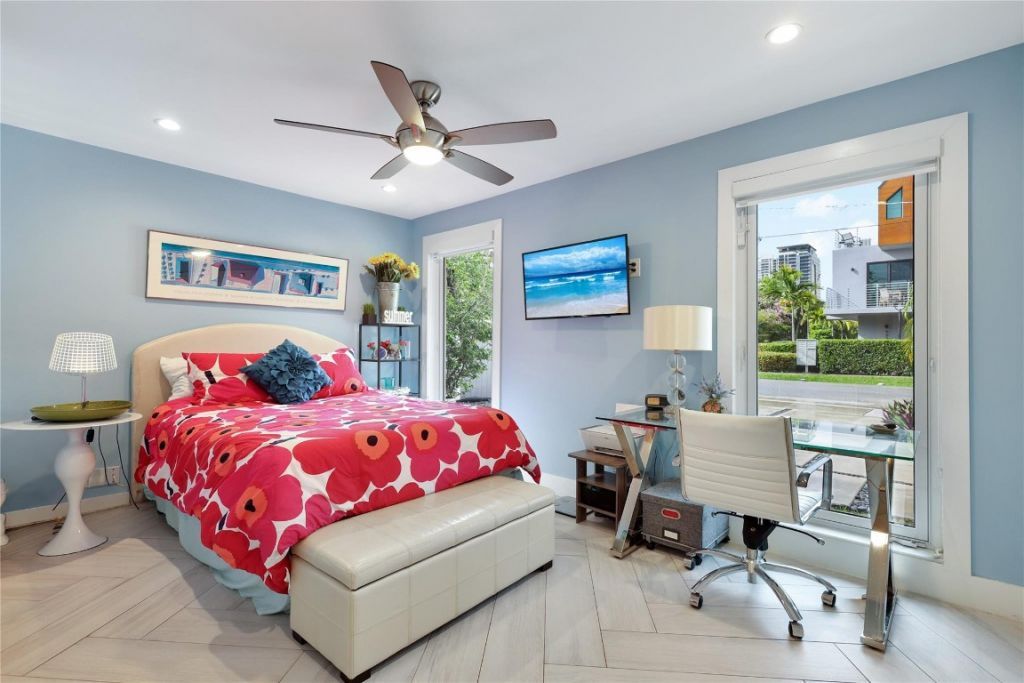 390 NE 10th Avenue, Fort Lauderdale, FL 33301 Photo