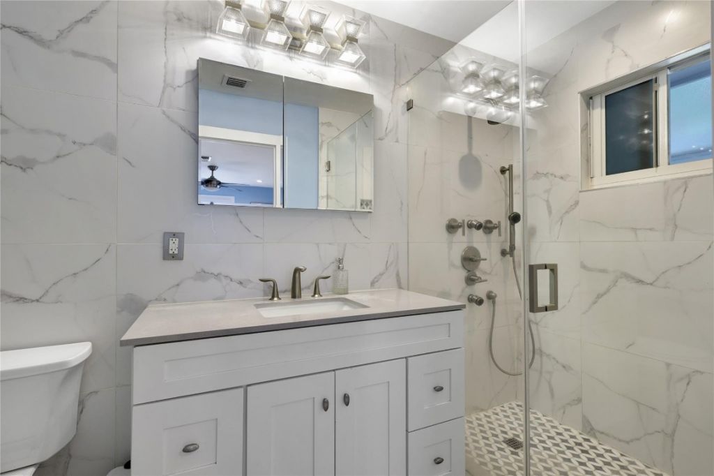 390 NE 10th Avenue, Fort Lauderdale, FL 33301 Photo