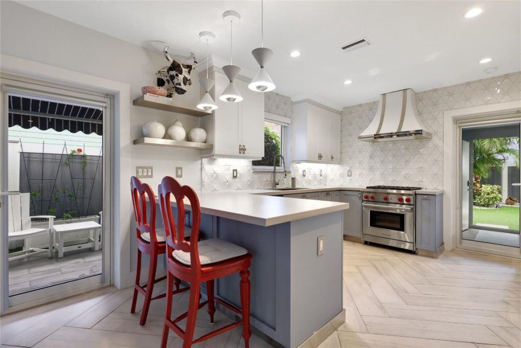 390 NE 10th Avenue, Fort Lauderdale, FL 33301 Photo