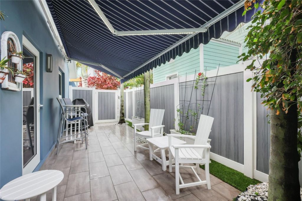 390 NE 10th Avenue, Fort Lauderdale, FL 33301 Photo