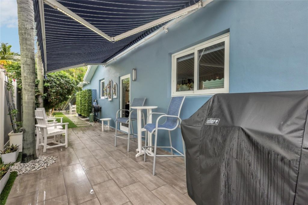 390 NE 10th Avenue, Fort Lauderdale, FL 33301 Photo