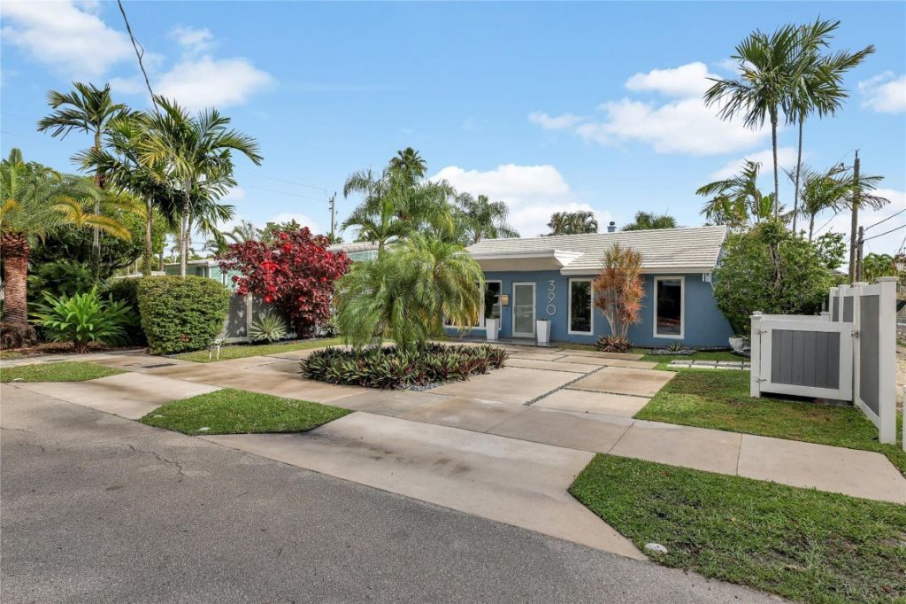 390 NE 10th Avenue, Fort Lauderdale, FL 33301 Photo