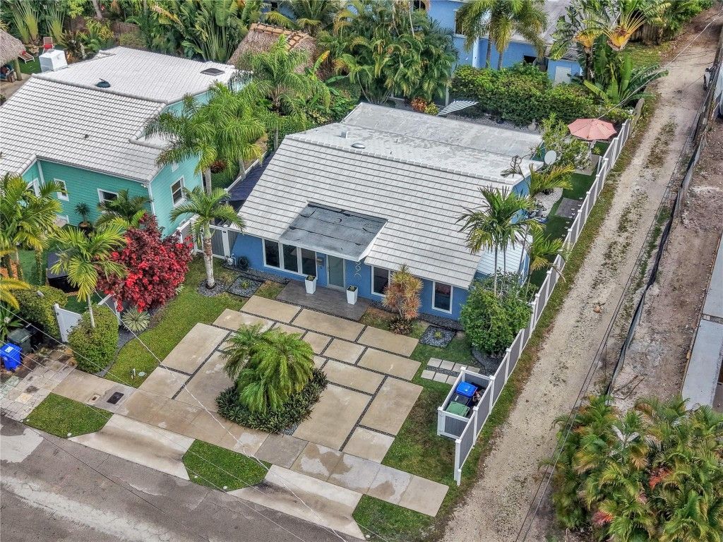 390 NE 10th Avenue, Fort Lauderdale, FL 33301 Photo