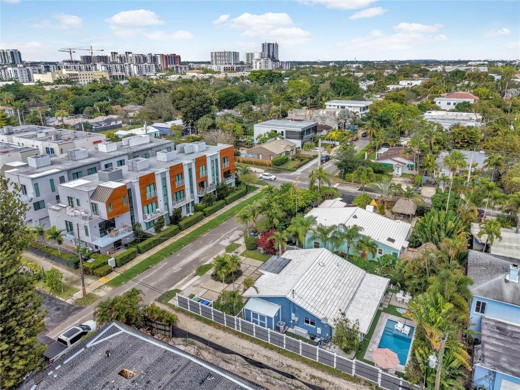 390 NE 10th Avenue, Fort Lauderdale, FL 33301 Photo