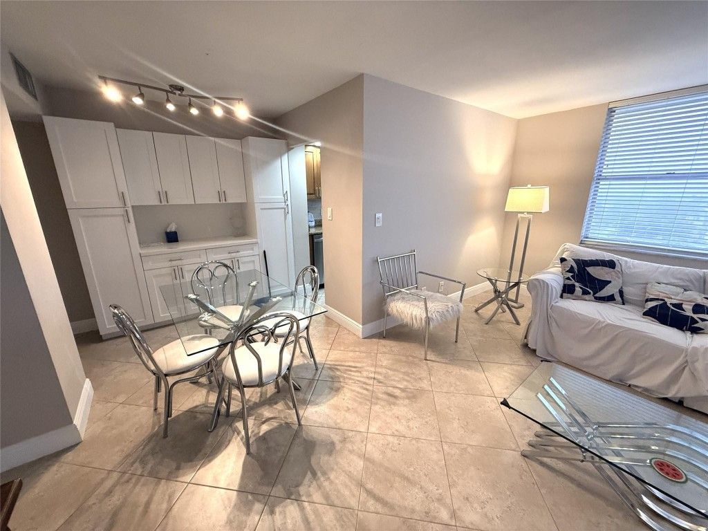 111 Briny Avenue, Unit 711, Pompano Beach, FL 33062 Photo