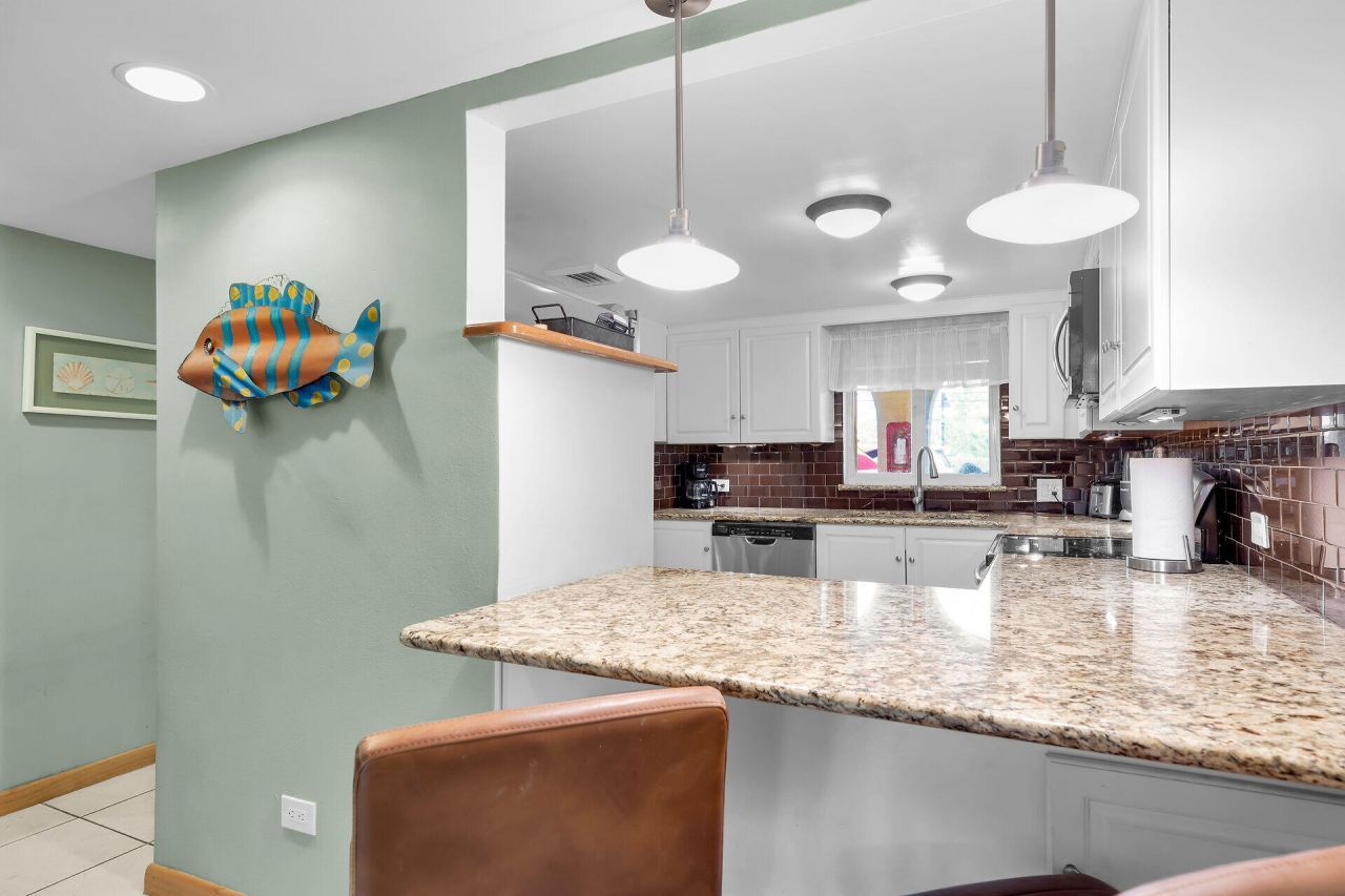 423 Sombrero Beach Road, Unit 9, Marathon, FL 33050 Photo