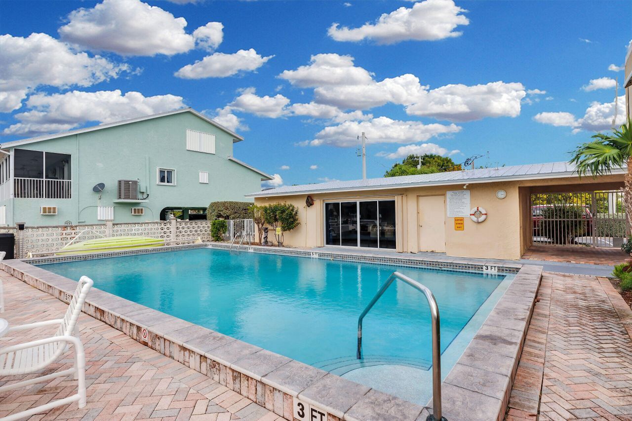 423 Sombrero Beach Road, Unit 9, Marathon, FL 33050 Photo