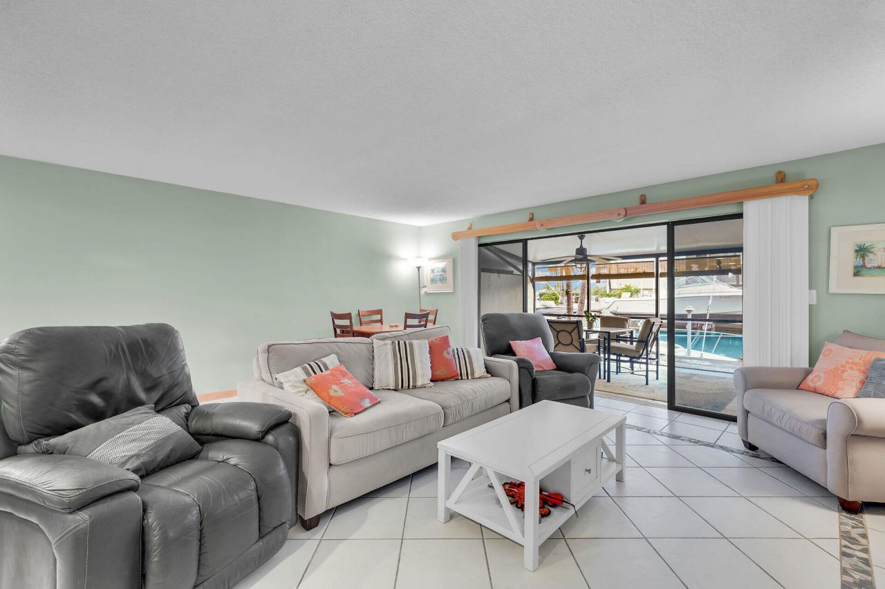 423 Sombrero Beach Road, Unit 9, Marathon, FL 33050 Photo