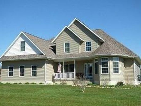 305 Sherman Street, Dysart, IA 52224