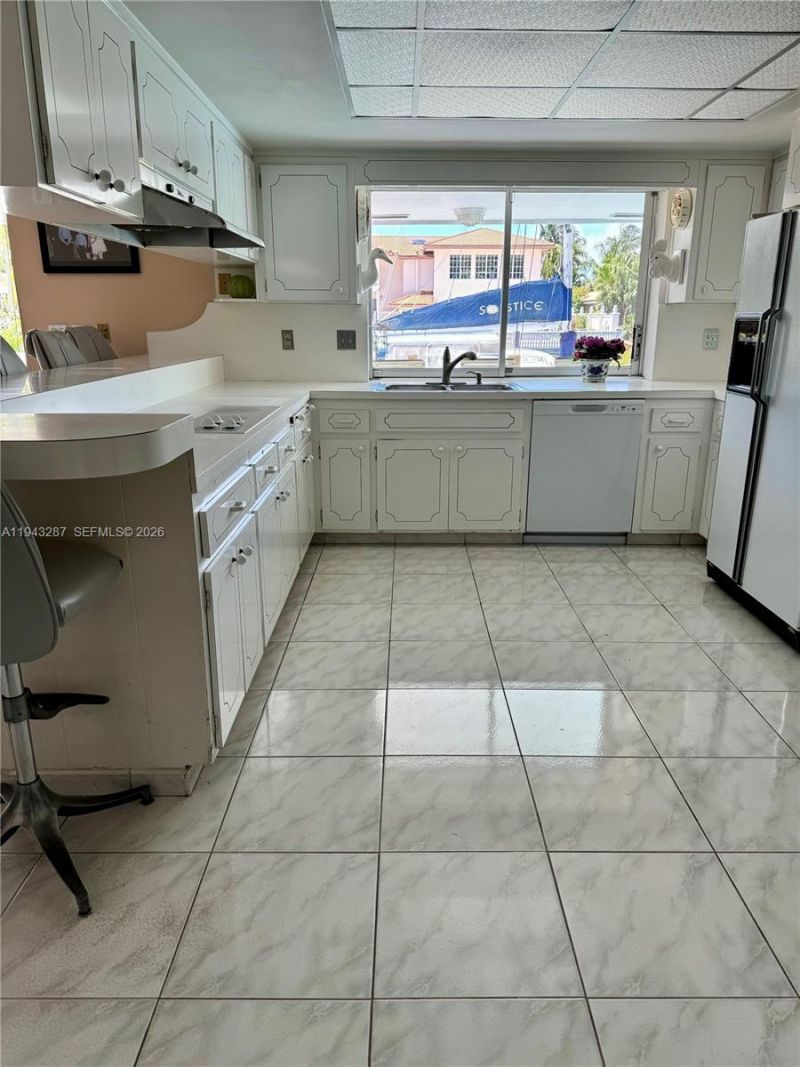 3440 NE 170th St , North Miami Beach, FL 33160 Photo