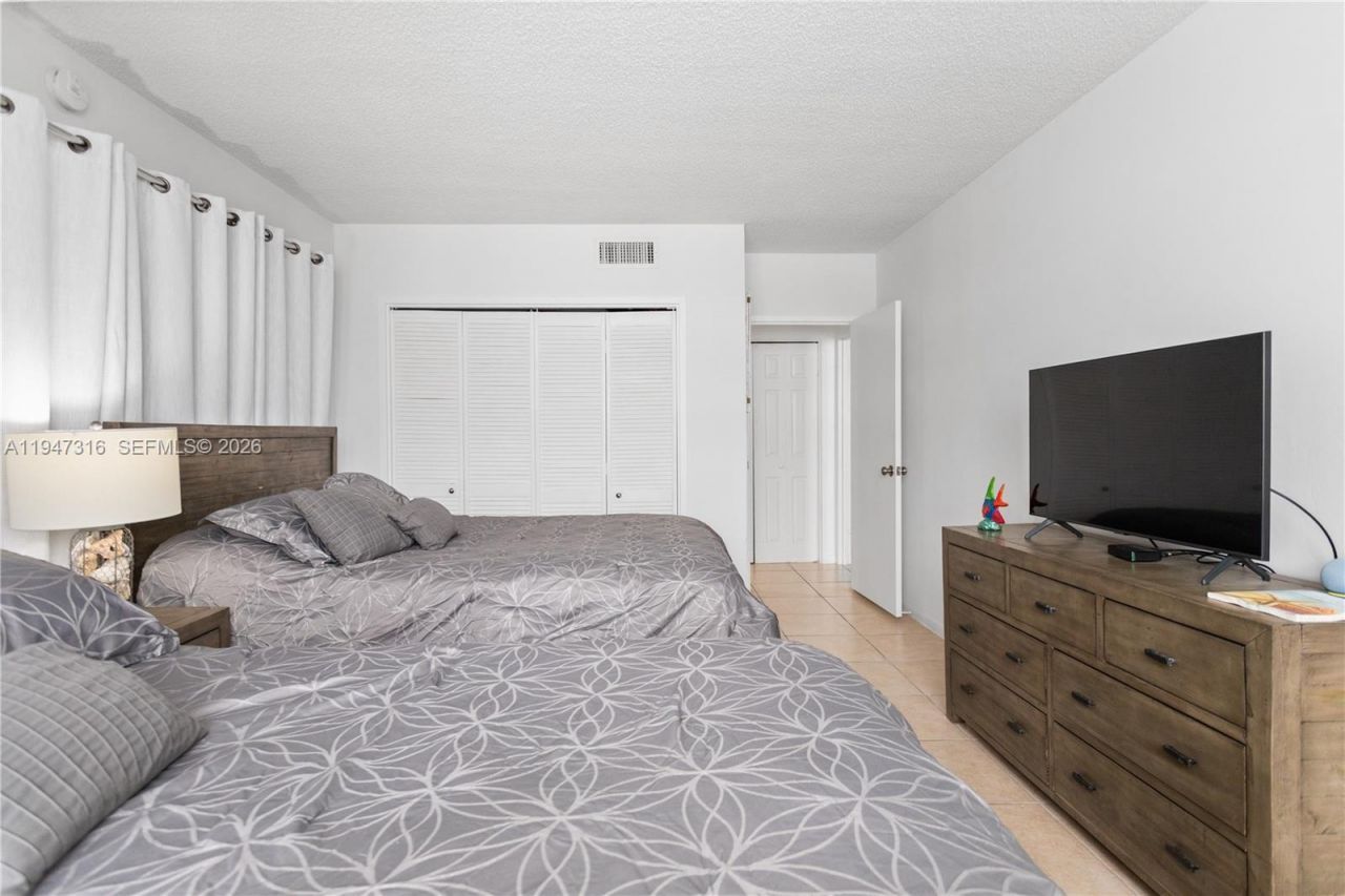 3725 S Ocean Dr , Unit 1117, Hollywood, FL 33019 Photo