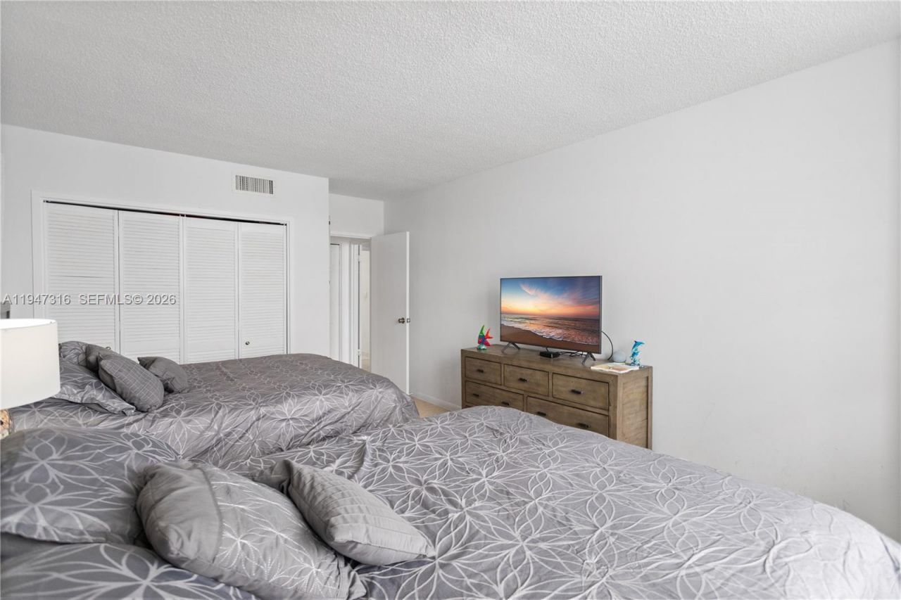 3725 S Ocean Dr , Unit 1117, Hollywood, FL 33019 Photo