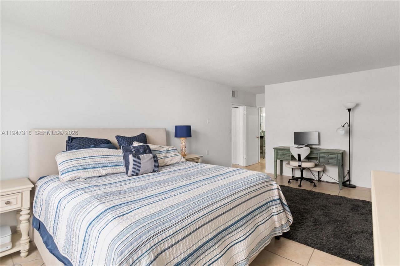 3725 S Ocean Dr , Unit 1117, Hollywood, FL 33019 Photo