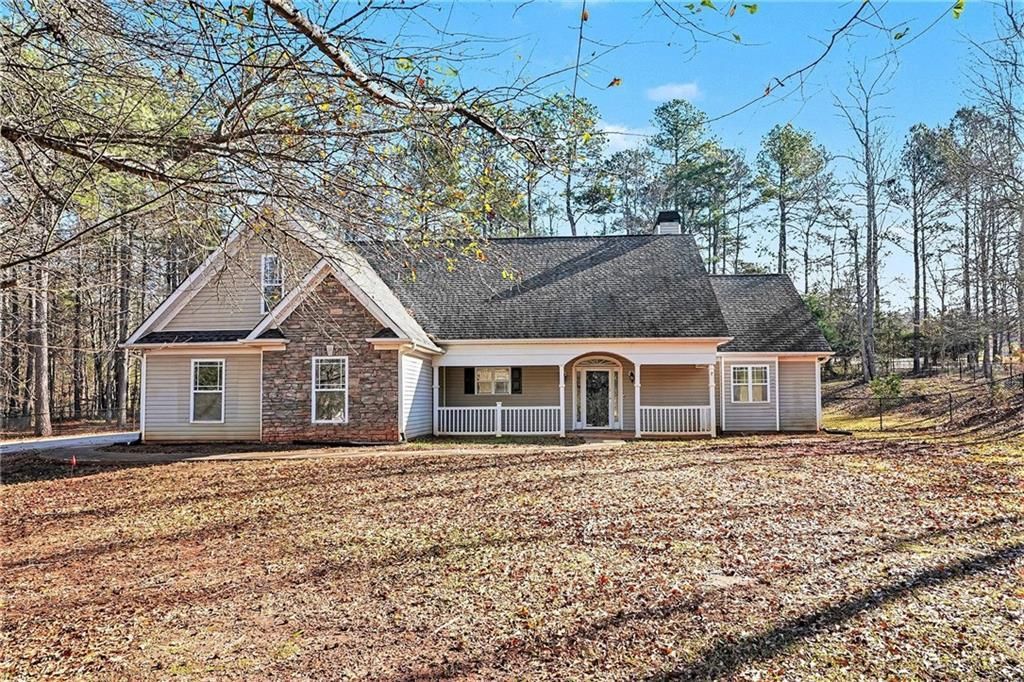 234 Lake Chase Drive N, Griffin, GA 30224 Main Photo