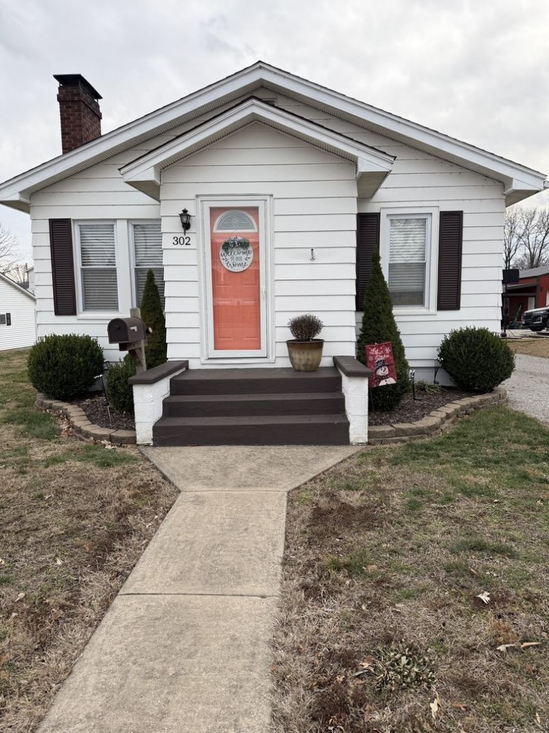 302 E Water Street, Pinckneyville, IL 62274 Main Photo
