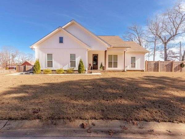 104 Bailey Springs Dr, Florence, AL