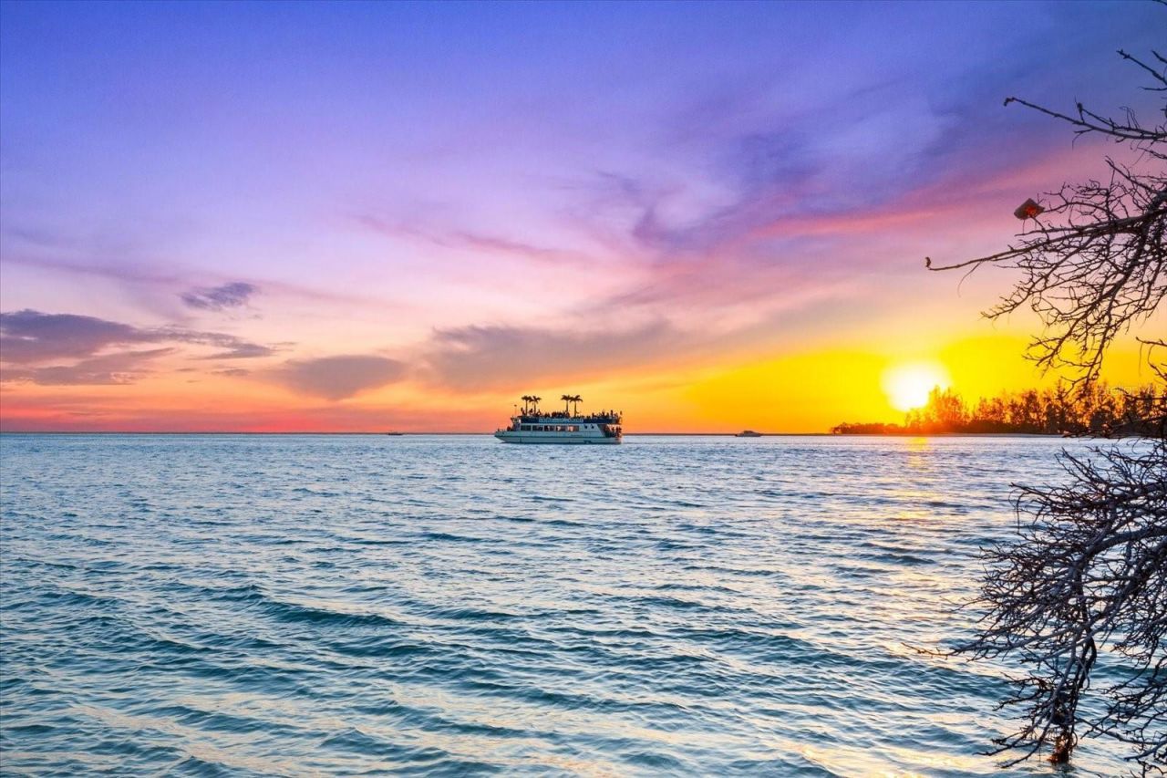 355 Calle Miramar, Sarasota, FL 34242 Photo