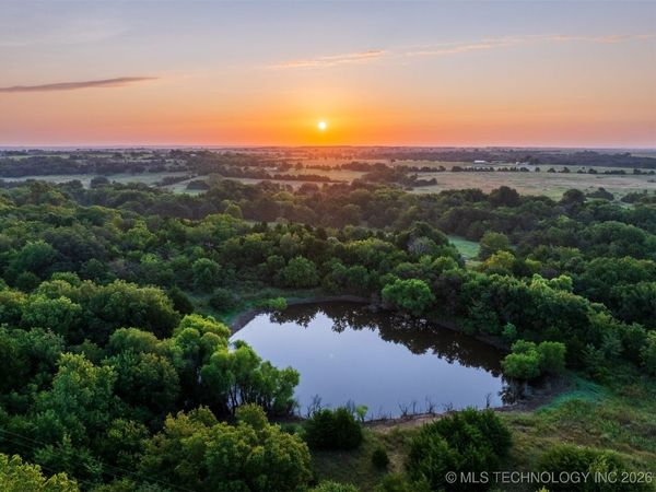 2 E McElroy Road , Yale, OK 74085