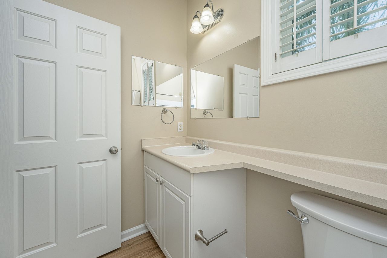 2127 Chatelain Way Photo 13