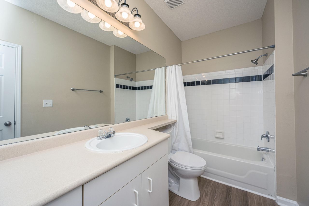 2127 Chatelain Way Photo 17