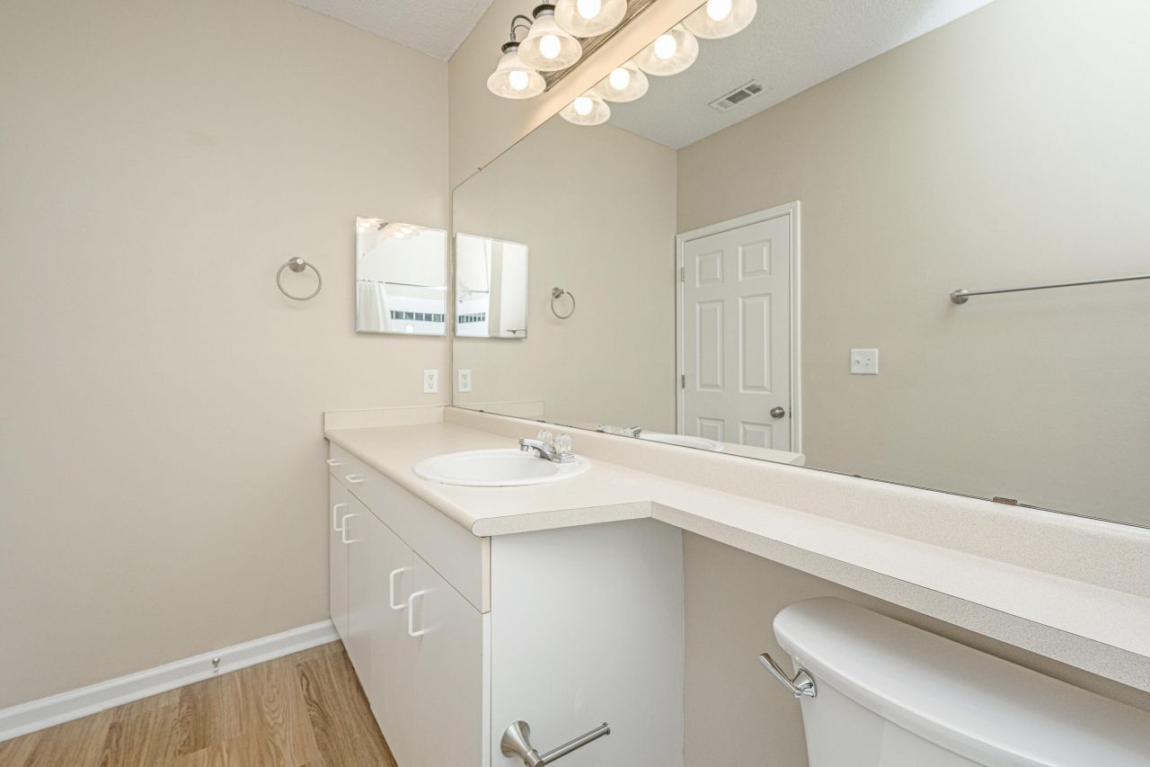 2127 Chatelain Way Photo 18