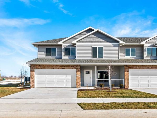 1648 Aspen Ct, North Liberty, IA 52317