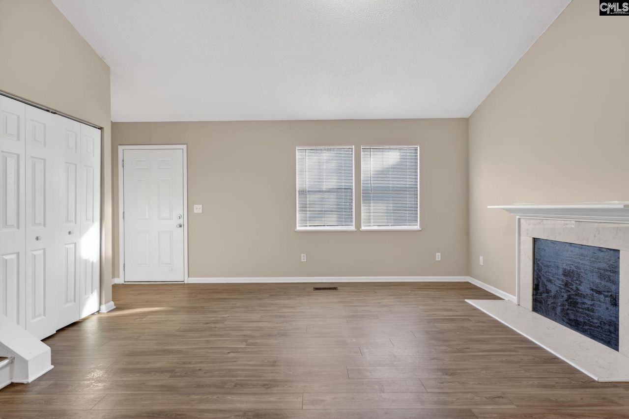 23 Lowescroft Circle Photo 10