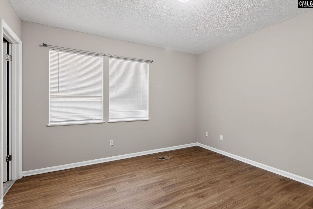 23 Lowescroft Circle Photo 15