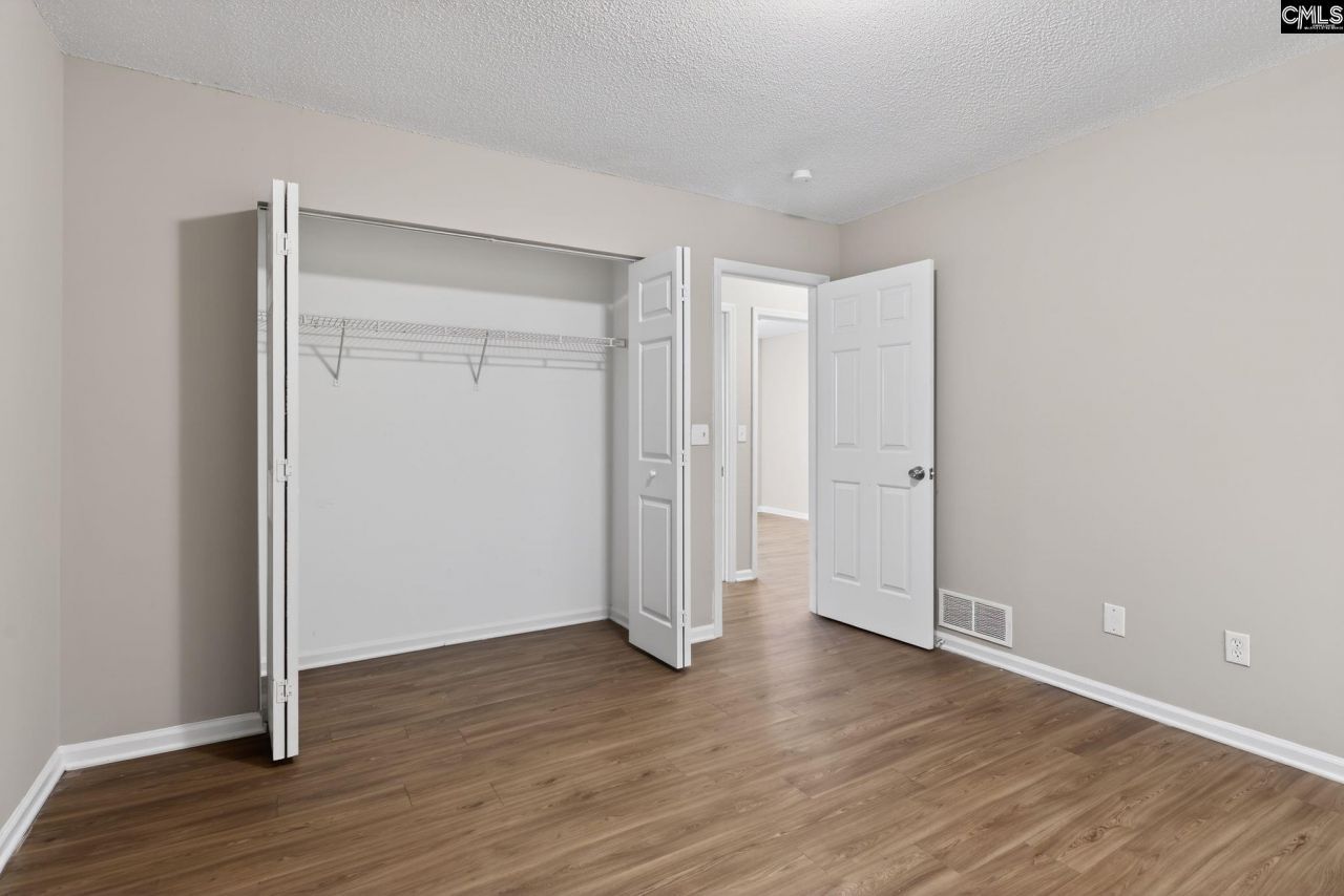 23 Lowescroft Circle Photo 21