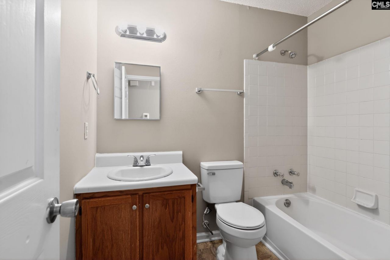 23 Lowescroft Circle Photo 23