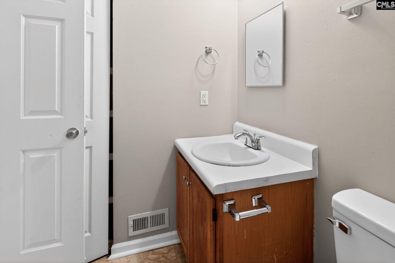 23 Lowescroft Circle Photo 25