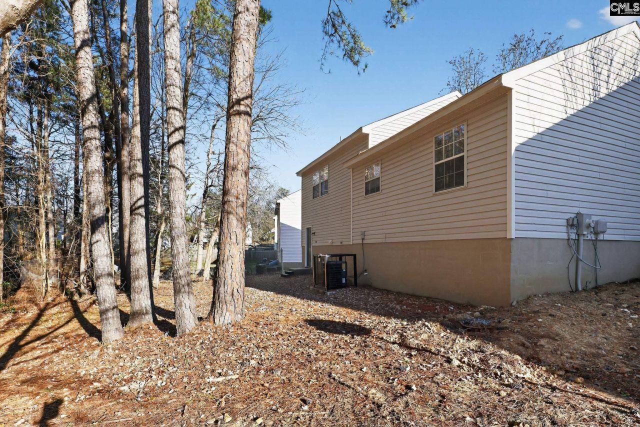 23 Lowescroft Circle Photo 6