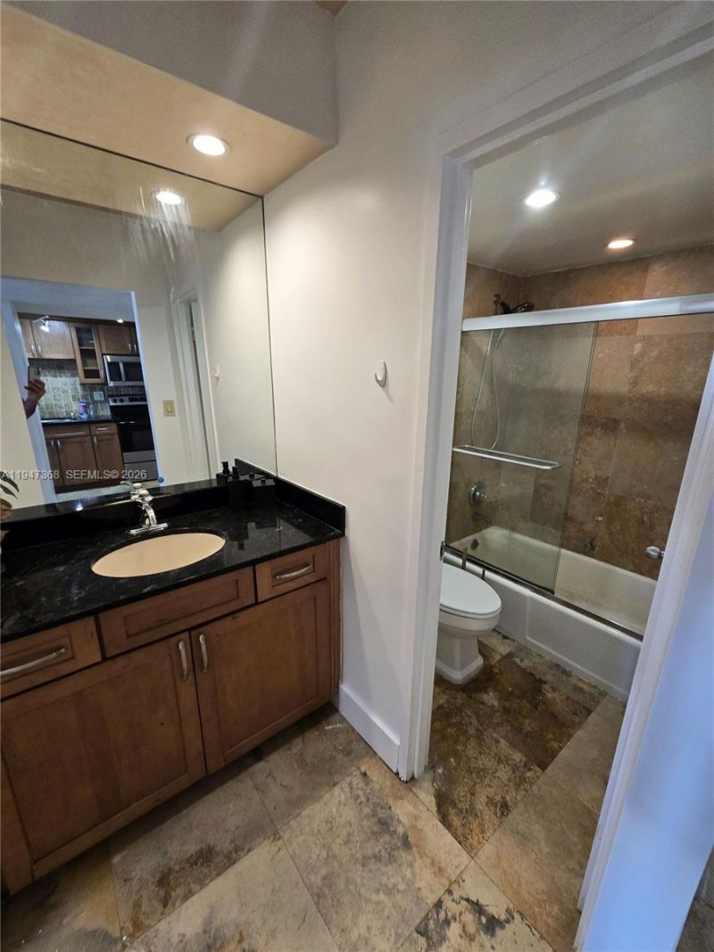 100 Lincoln Rd, Unit 1206, Miami Beach, FL 33139 Photo