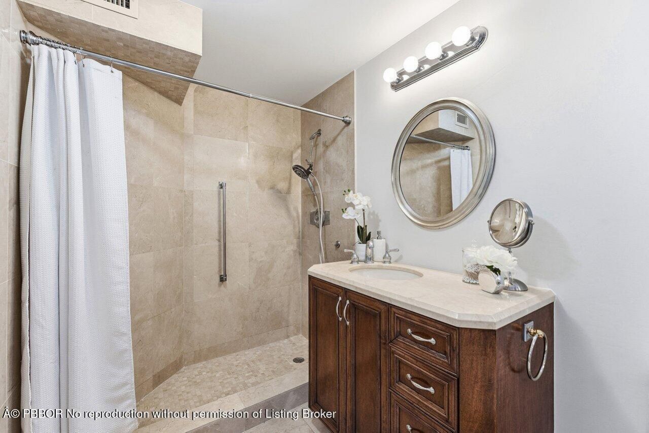 44 Cocoanut Row, Unit 120B, Palm Beach, FL 33480 Photo