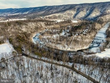 Beside 362 RIVERVIEW DRIVE, MAURERTOWN, VA 22644