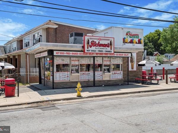 1594 MARKET, LINWOOD, PA 19061