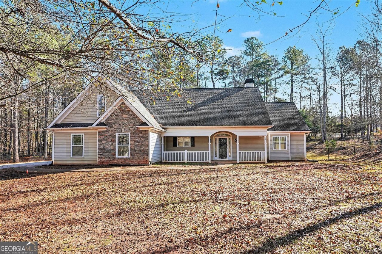 234 Lake Chase Drive N, Griffin, GA 30224 Main Photo