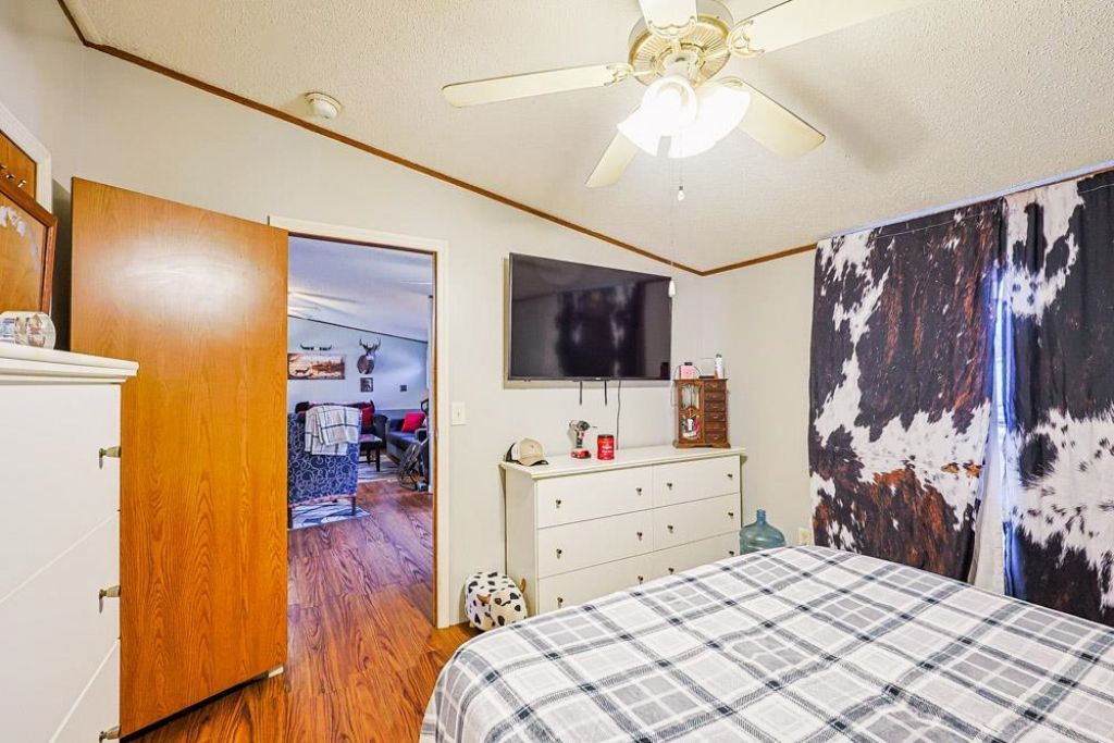 104 Persivant Dr. Photo 13