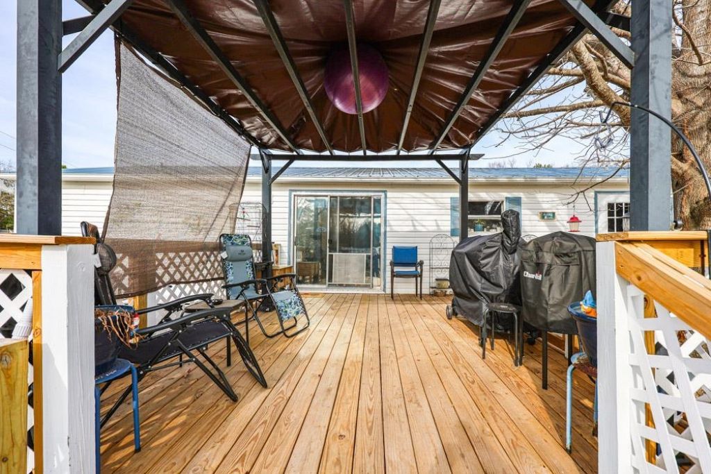 104 Persivant Dr. Photo 21