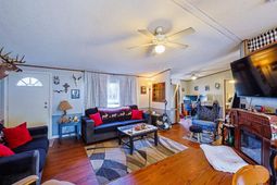 104 Persivant Dr. photo 4