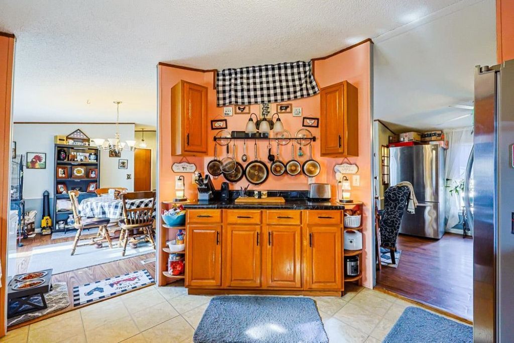 104 Persivant Dr. Photo 9