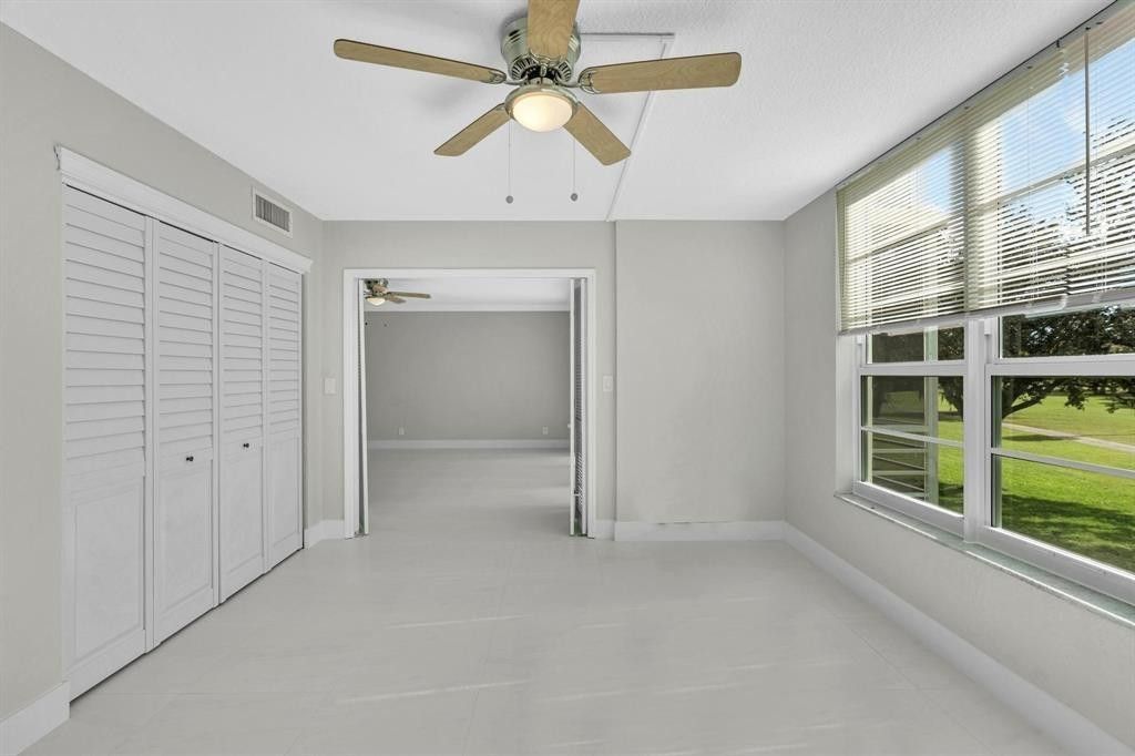 3800 Oaks Clubhouse Drive, Unit 201, Pompano Beach, FL 33069 Photo