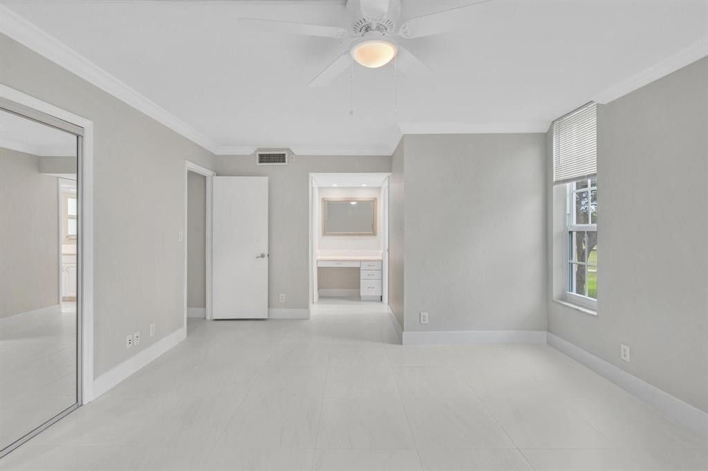 3800 Oaks Clubhouse Drive, Unit 201, Pompano Beach, FL 33069 Photo