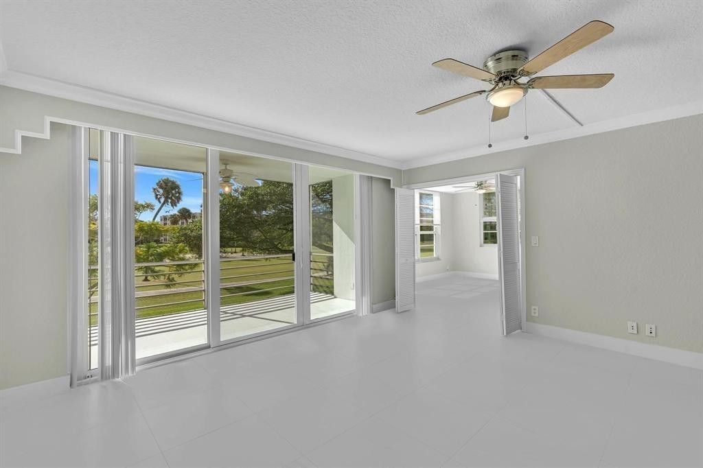 3800 Oaks Clubhouse Drive, Unit 201, Pompano Beach, FL 33069 Photo