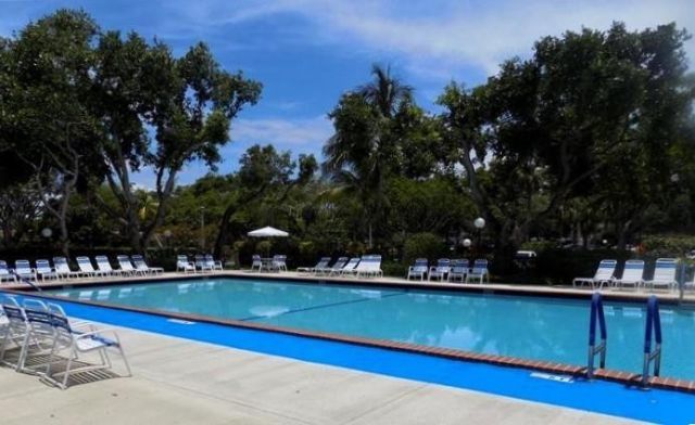 3800 Oaks Clubhouse Drive, Unit 201, Pompano Beach, FL 33069 Photo