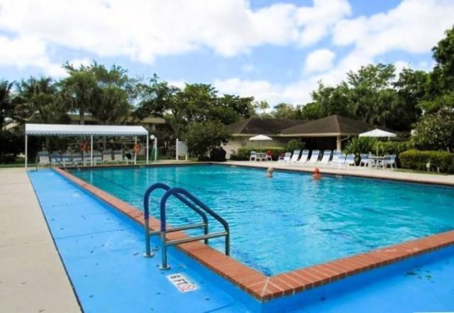 3800 Oaks Clubhouse Drive, Unit 201, Pompano Beach, FL 33069 Photo