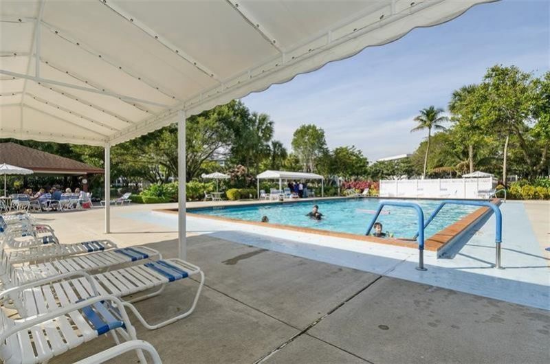 3800 Oaks Clubhouse Drive, Unit 201, Pompano Beach, FL 33069 Photo